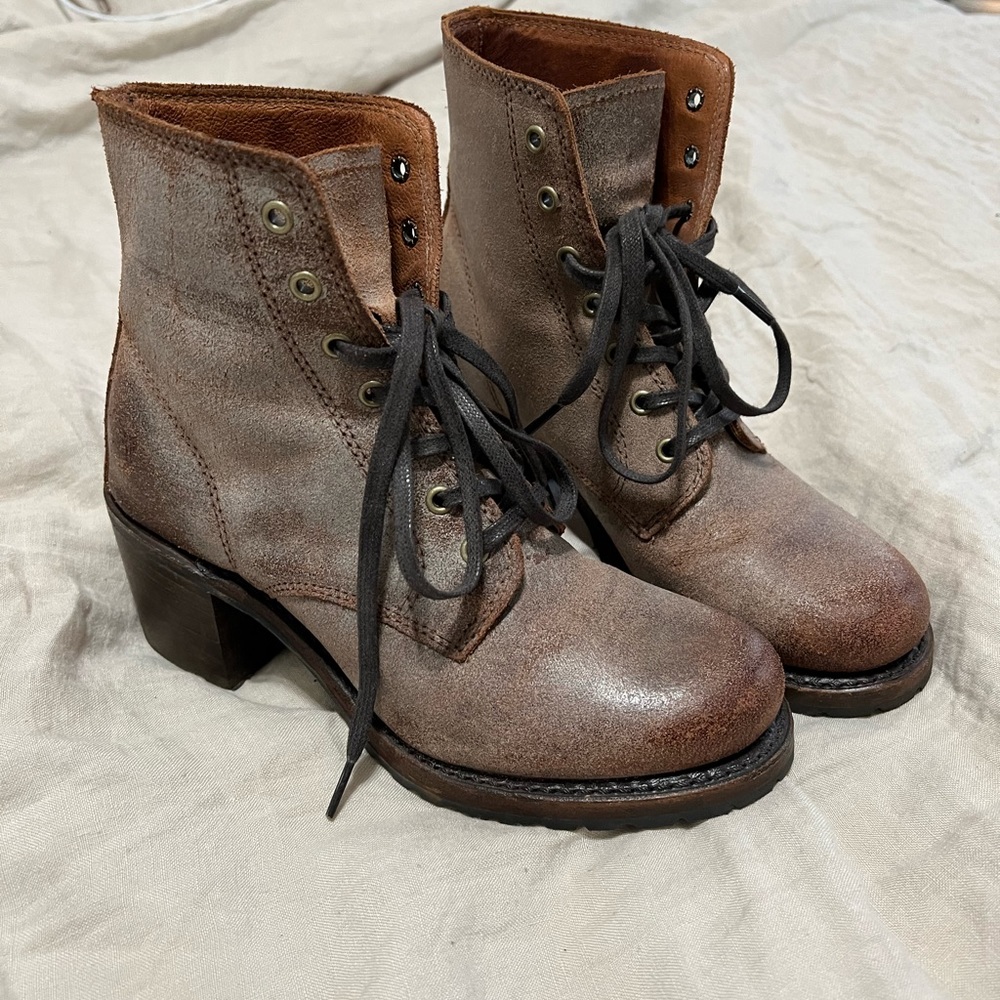 Frye Sabrina 6G Boots